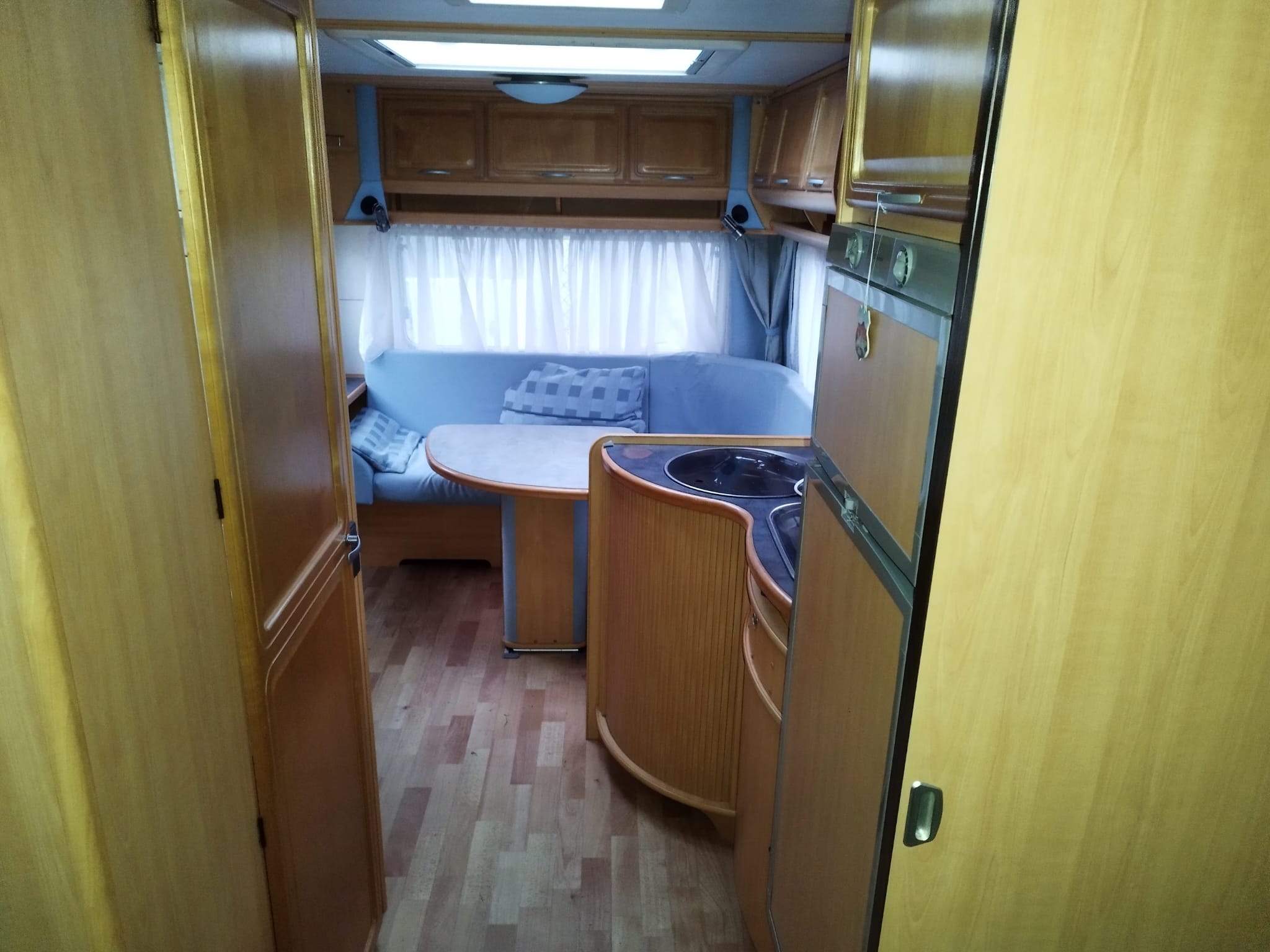 Herecký karavan 4